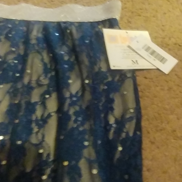 New LulaRoe "Lucy" Skirt Medium - Picture 2 of 5